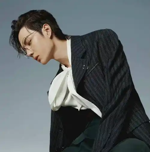 王一博 爱奇艺尖叫之夜#|#王一博变装#论眼镜啵的魅力#王一博