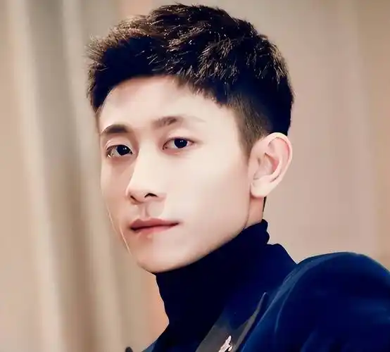 张一山:从国民儿子到沉寂无声,再到凌晨官宣新身份