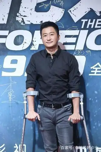 吴京自爆可以拿残疾证,娱乐圈拼命三郎竟一身病