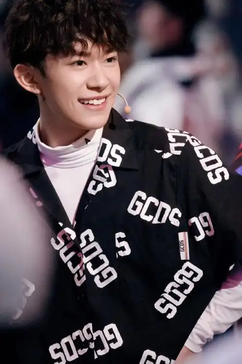 易烊千玺电影小小的我