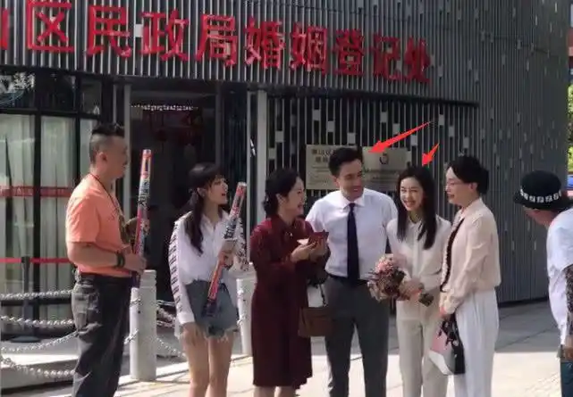 刘恺威陈都灵拍戏领证刚庆祝就上演孕吐网友认真的吗