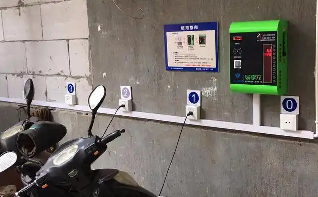 电动车充电是先插电源还是电池,怎么做才不会伤车?正确做法来了|充电