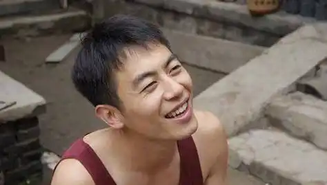 《亲爱的,热爱的》李现变身韩商言,朱亚文打call,网友眼红了_互动