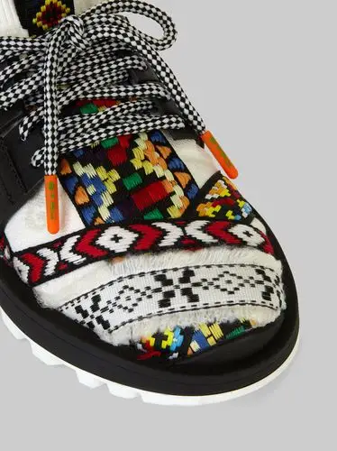 几何图案提花运动鞋