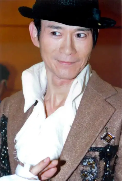 p>郑少秋,1947年2月24日出生于香港,祖籍广东,中国香港男演员,歌手.