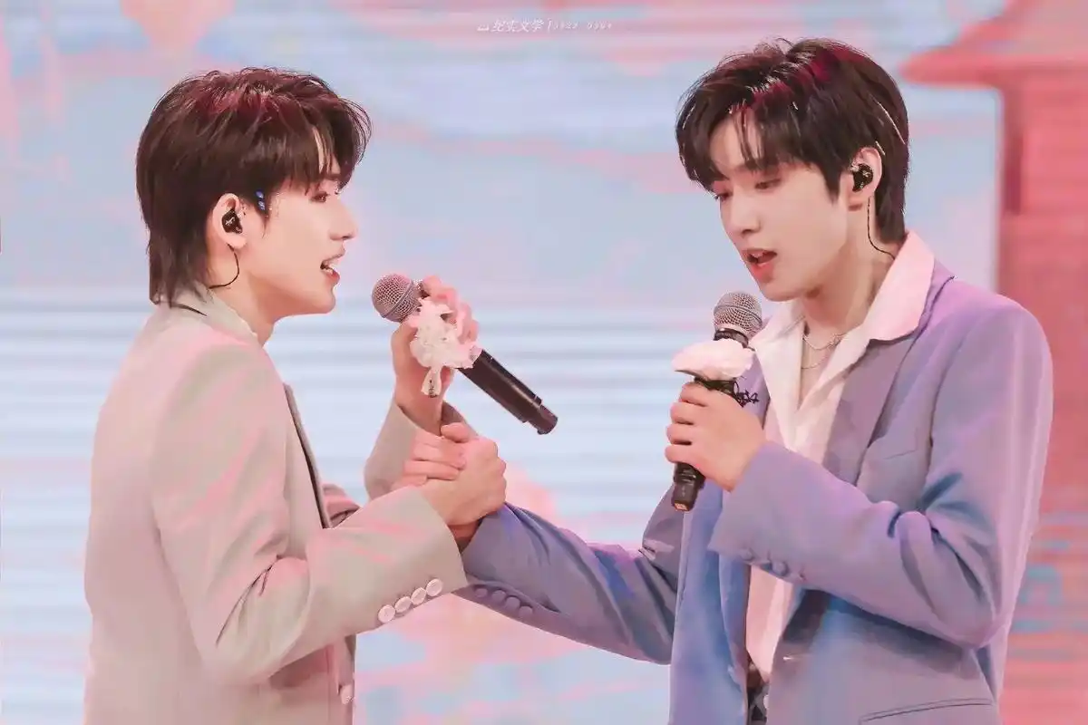 宋亚轩和刘耀文是最好的朋友!#宋亚轩 #刘耀文 #文轩 @抖 - 抖音