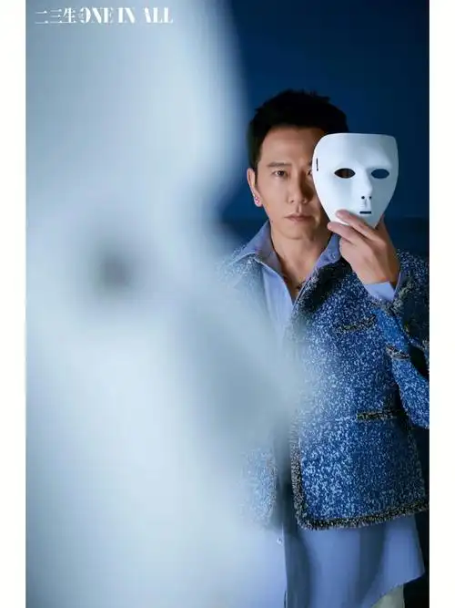 佩戴 rsny men 图腾系列>骨骼组合戒指,龙爪黑玛瑙项链冷冽的骨骼与