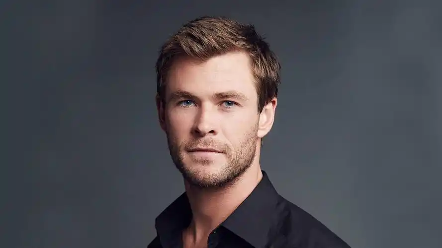 澳大利亚帅哥明星克里斯99海姆斯沃斯桌面壁纸