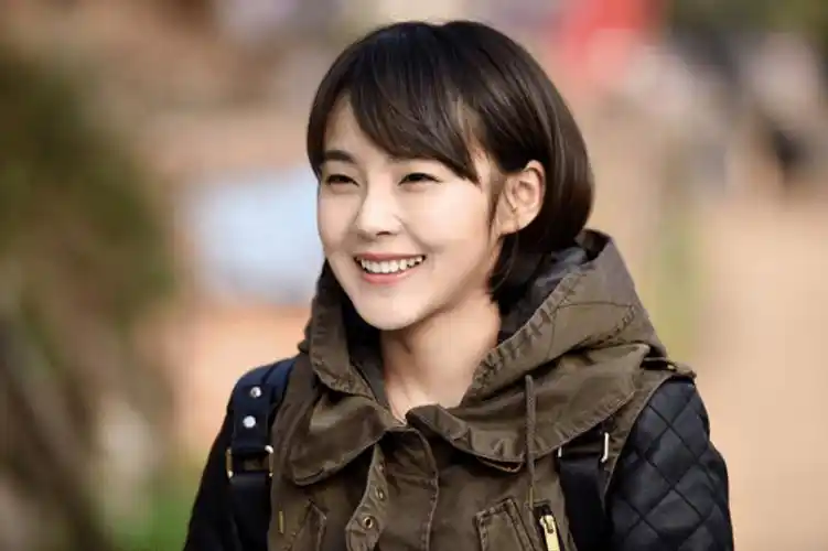 事业发展起来后,张佳宁也不忘关心家人们的生活,尤其是对于含辛茹苦的