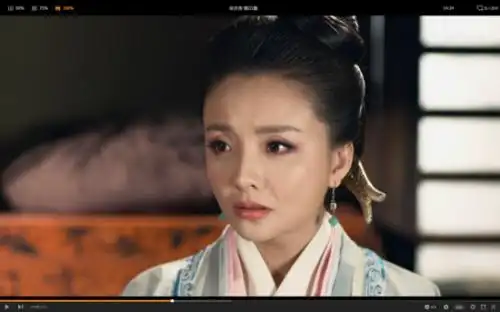 在戏里孙茜是我的母亲,她是跟小芈月,3岁的芈月在一块;蒋欣也是,我跟