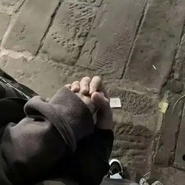 情侣头像拉手手