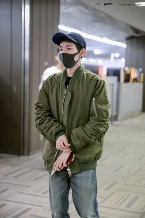 王源东京机场照来袭,今日帅气绿源喜营业