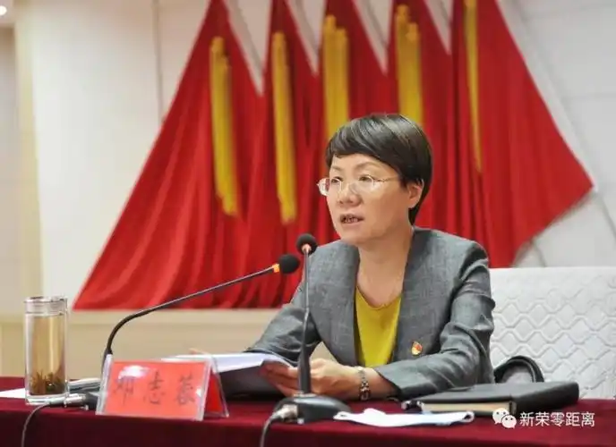 新荣区区委书记讲党课乡村振兴添力量