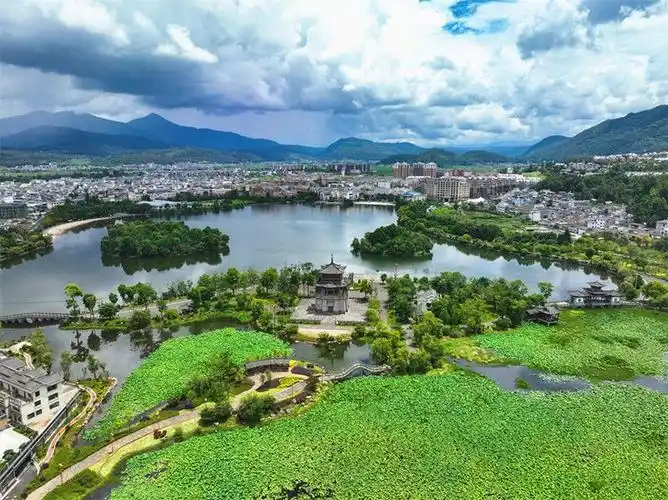 有一种叫云南的生活腾冲绿意随清风此景最清凉