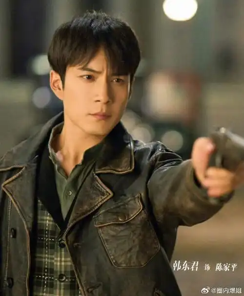 韩东君爸爸是特警