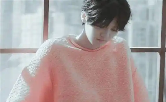 这里面的导师有大家非常熟悉的鹿晗,黄子韬,毛不易等,《创造营2022》