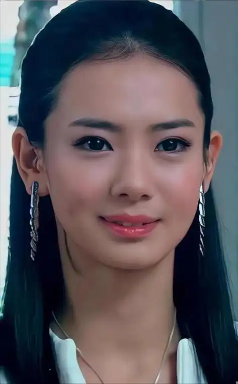 "素颜无人识"的6位女星,带妆个个貌美如花,卸妆后大变样