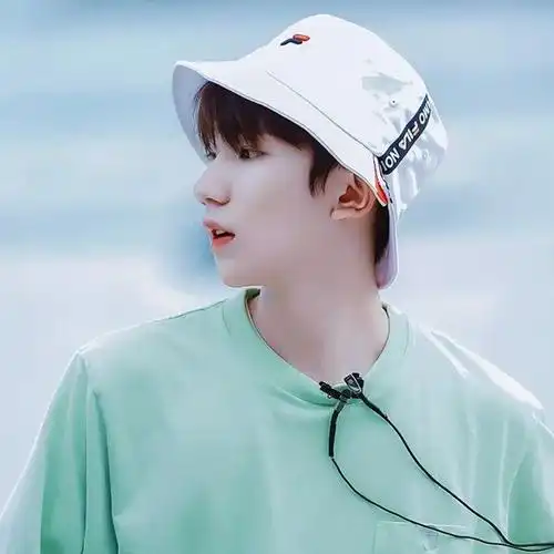 王源最新微信头像_网易订阅