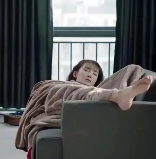 鲜肉收割器"金晨",她的脚你给几分?|素颜|校花|大美人_网易订阅