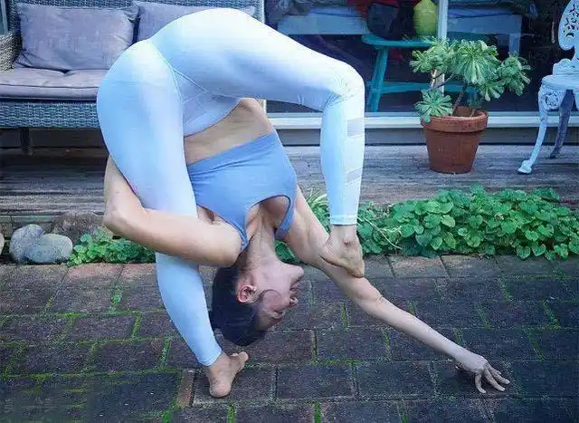 原创身材臃肿气质平平毫无女人味5式瑜伽帮你改变这一切