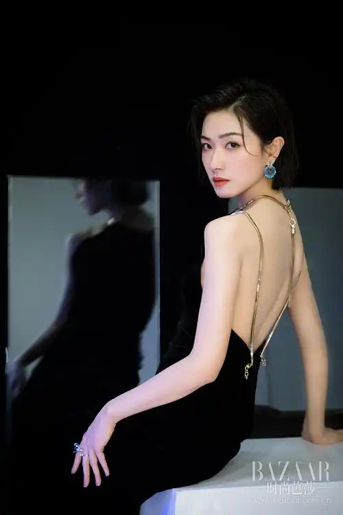 万茜和金晨乘风破浪 璀璨风姿不负芳华