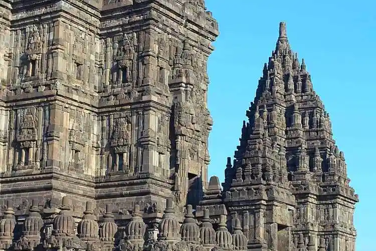 a href="#" data-lemmaid="971197">印度教 /a>神庙,位于印尼日惹以