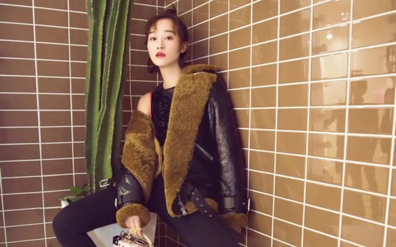 蓝盈莹个性十足机车风时尚写真图片桌面壁纸高清大图预览1920×1200