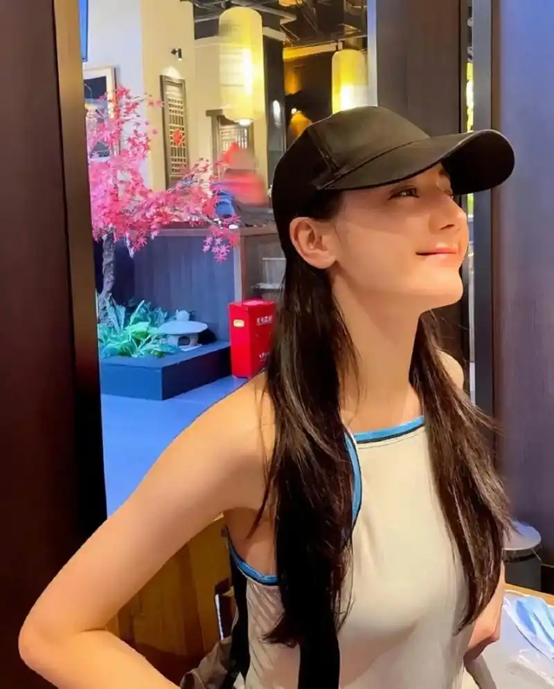 迪丽热巴出道前挺普的,新疆一抓一大把,果然红气养人 676767