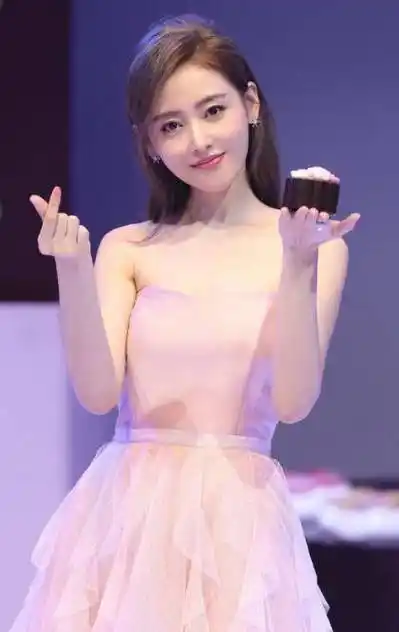 张天爱刚签约到公司时,第一次见老板就对老板说"如果我当演员不行的话