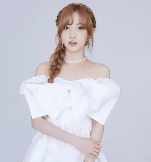 泰籍华裔女演员郑乃馨