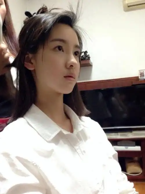 陈都灵早期模特照