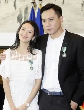 章子怡刘烨获法国艺术勋章