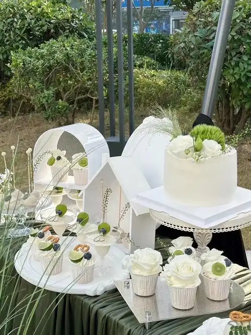 泗阳壹甜户外婚礼90甜品台布置#佳缘婚庆现场布置#场景布置  - 抖音