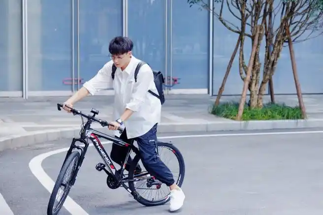 黄子韬,黄子韬emmmm语无伦次的我只想说你戴眼镜也太帅了吧!