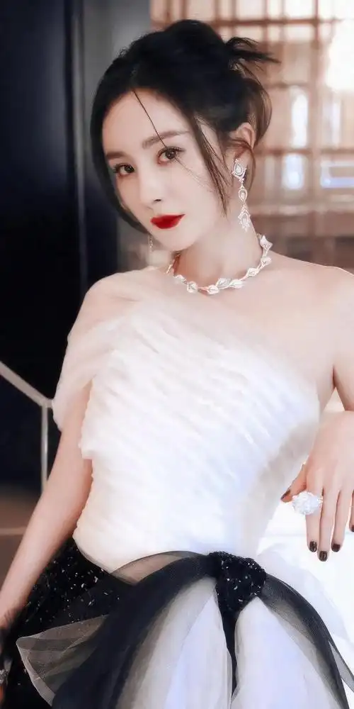 你们喜欢angelababy还是杨幂? - 知乎