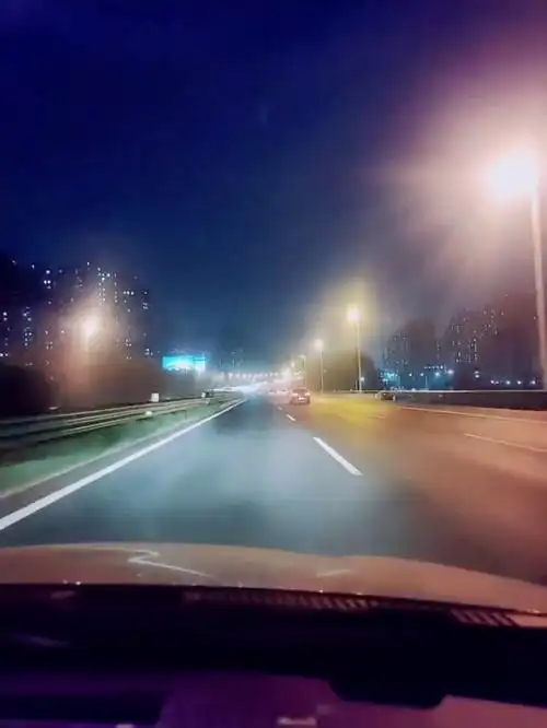 我们终究也成路人了,就这样谁也不理谁了