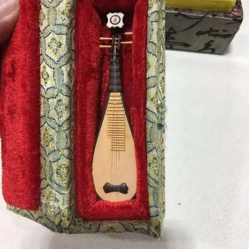 潘启慧大师微刻艺术展示