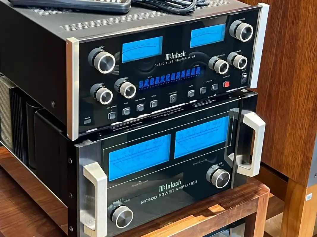 美国麦景图c2200前级加mc500后级.美国麦景图(mcl - 抖音