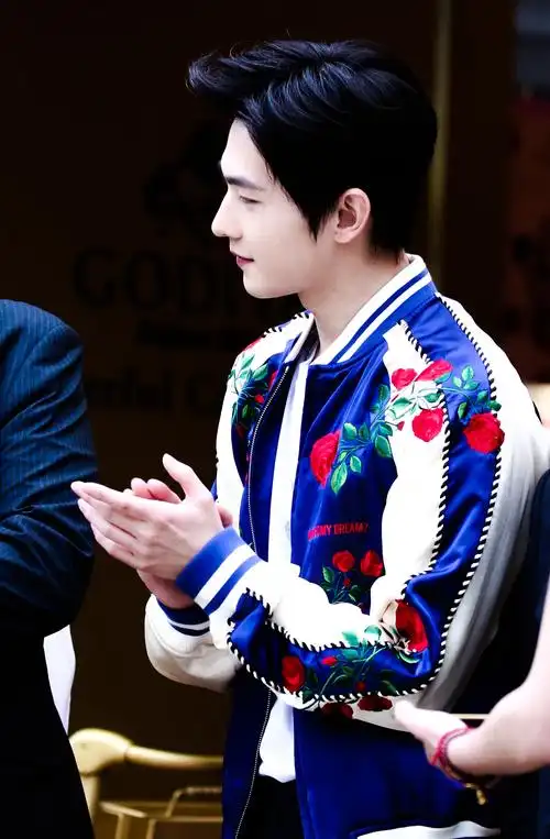 杨洋!嗷呜可盐可甜的小羊!太好看了