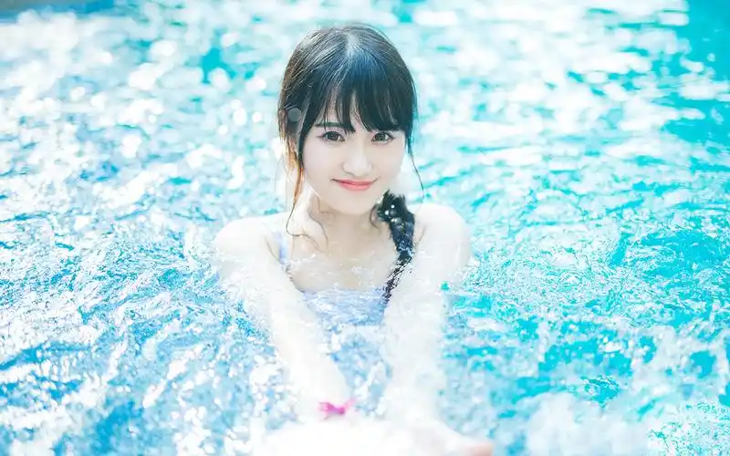 小清新泳装美女清纯唯美高清桌面壁纸