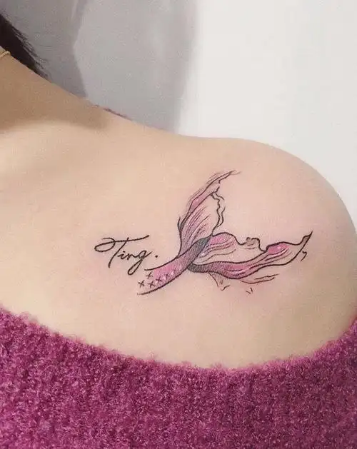 美人鱼尾纹身图片_肩部水彩美人鱼纹身图案