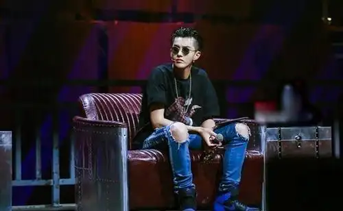 中国有嘻哈大揭秘吴亦凡潮牌穿搭介绍