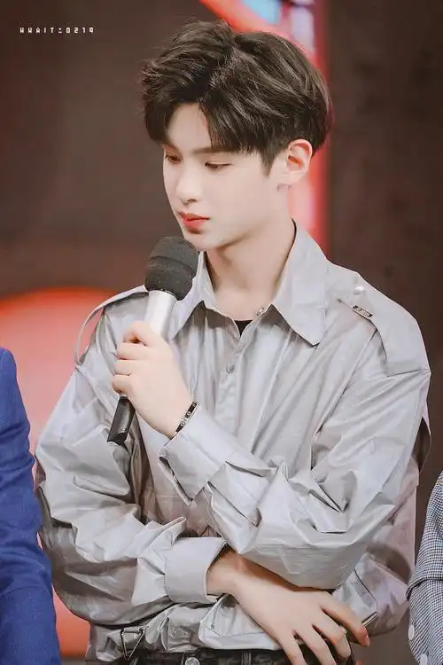 可爱又帅气的小甜豆|甜豆|黄明昊|天天向上_新浪新闻