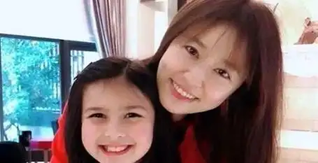 林心如女儿国际范儿!母亲节全英文表白,网友:这才是高端教育!