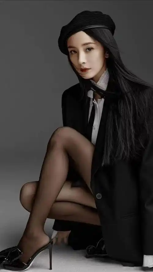 杨幂美腿10窈窕身材匀称完美