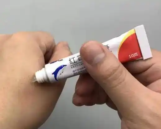 2块钱的红霉素软膏被称为"淡斑专家"?医生说出了真相_皮肤_色斑_药物