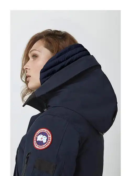 canada goose / 加拿大鹅 绗缝轻盈羽绒兜帽饰边 1010u 67 深蓝色 哑