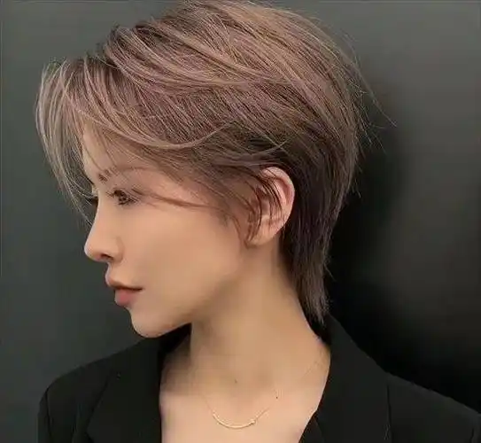 气场十足的撇耳短发百搭不挑人可甜可酷非常适合喜欢剪短发的女生