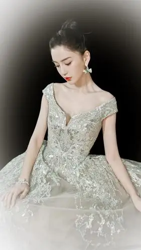 angelababy性感浪漫婚纱迷人写真