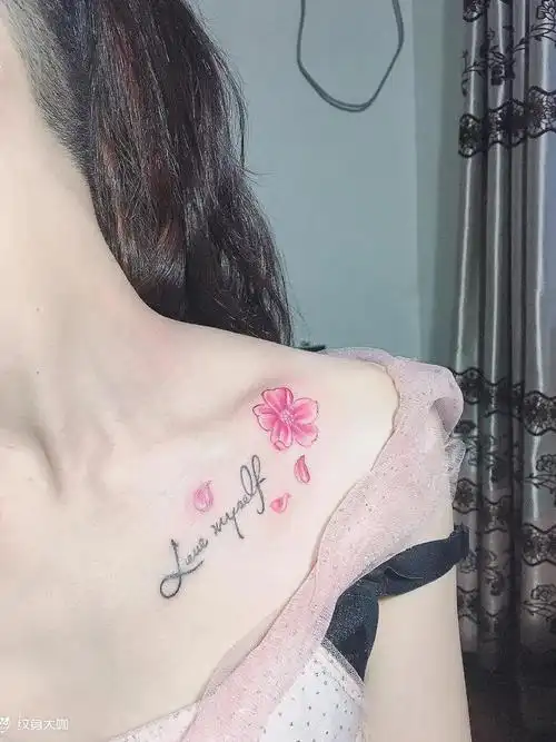 《爱自己》锁骨纹身!_纹身图案手稿图片_梁晨的纹身作品集